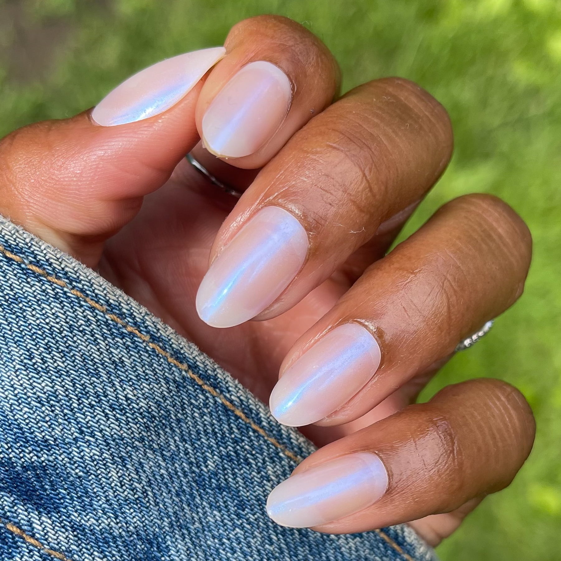Olive & June Instant Mani Medium Oval Press-on Nails, Pink Goldfish, 42 Pieces