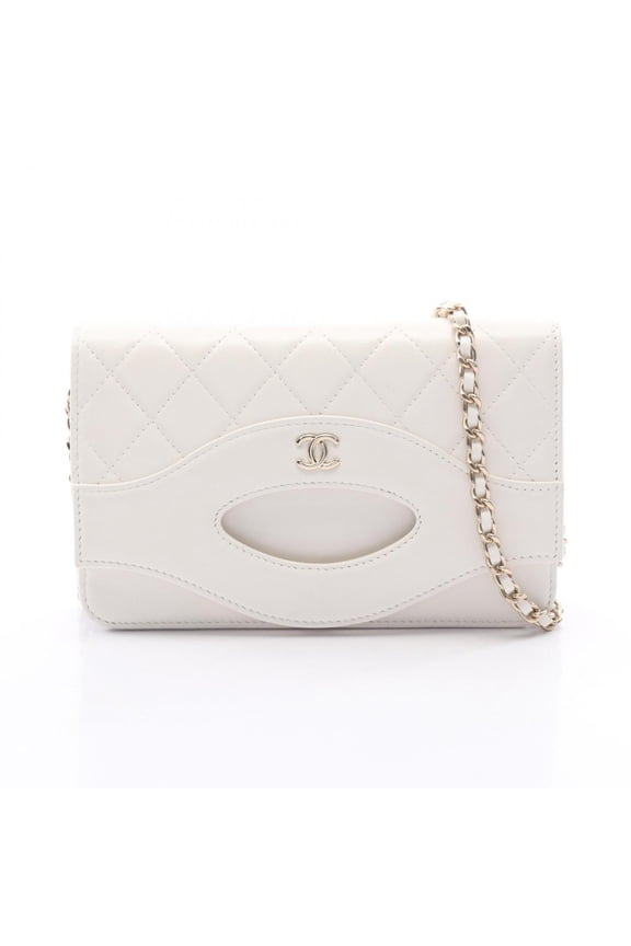 Pre-Owned Chanel Matelass Shoulder Bag/Handbag, Leather, Women's, White