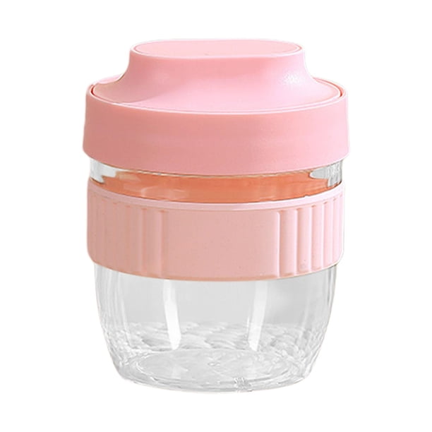 Taza de ensalada con tapa y cuchara. Frascos de avena para preparar durante la noche para el desayuno. Cereal. 570 ml
