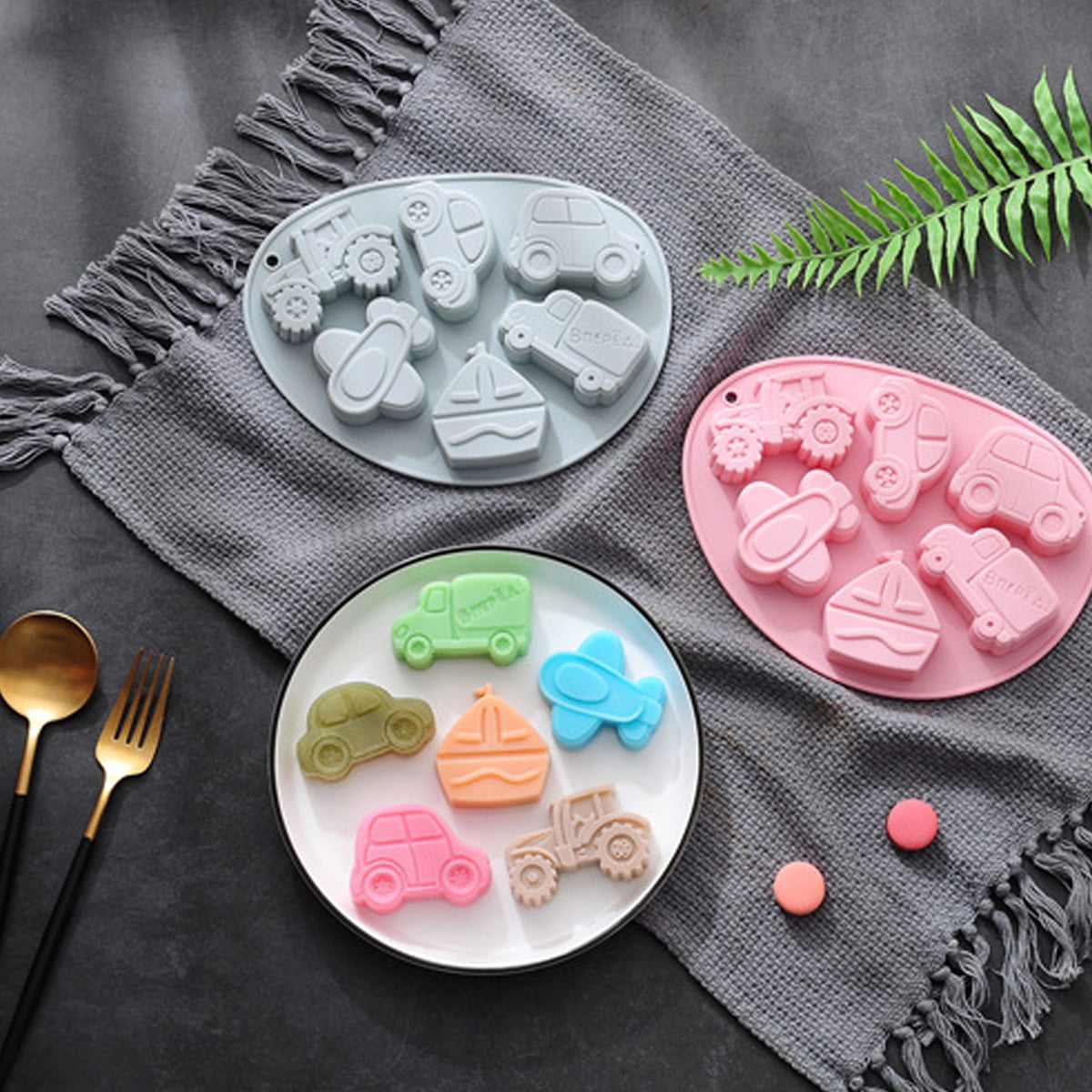 Car Silicone Molds 3D Cars Shape Chocolate Candy Molds Jello Mold for Kids  Cute Race Car Mold for Making Handmade Cake, Crayon, Mini Soap, Soft Candy