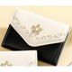 thumbnail image 2 of Cartera para mujer y niña, con diseño de flores, triple pliegue, de piel sintética, delgada, corta, pequeña, con tarjetero, color negro, 2 of 5