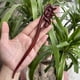 thumbnail image 1 of Horquilla antigua tallada en madera de sándalo rojo lobular, placa para el cabello, artesanías de madera pulida a mano, regalos antiguos de caoba, 1 of 6