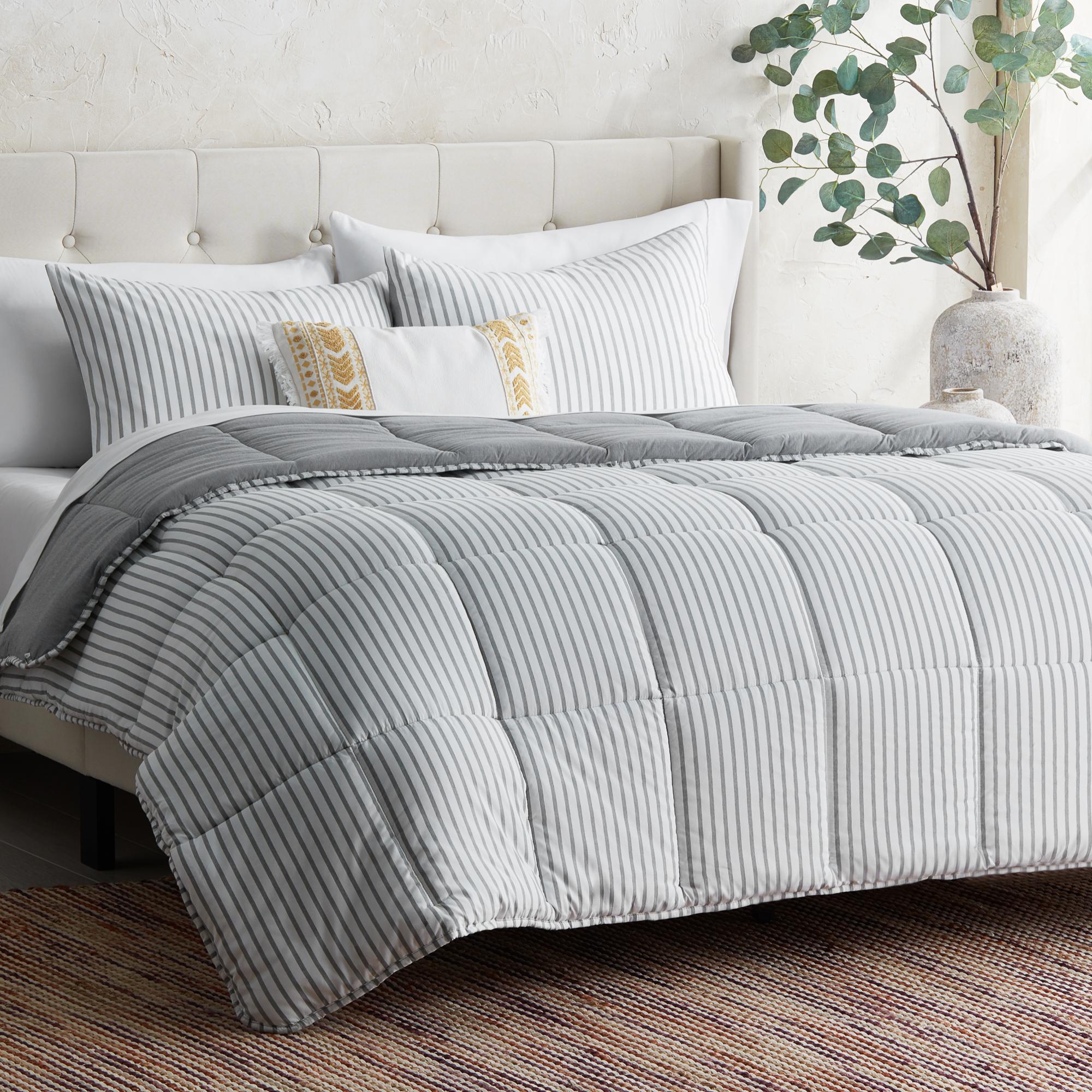 Rest Haven Reversible Hypoallergenic Chambray 3 Piece Comforter Set, Oversized King, Grey