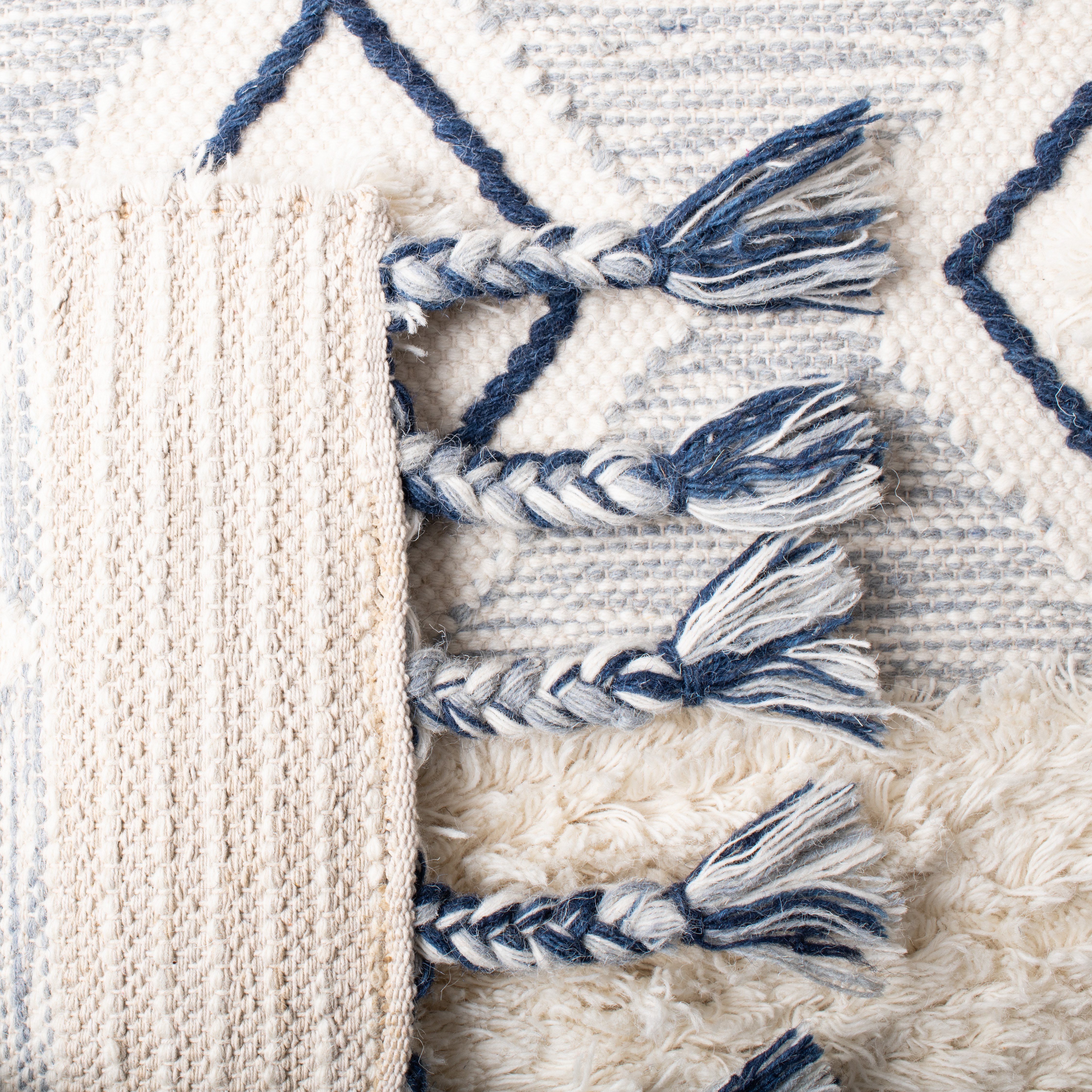 SAFAVIEH Natura Hepburn Geometric Wool Area Rug, Ivory/Blue, 4' x 6'