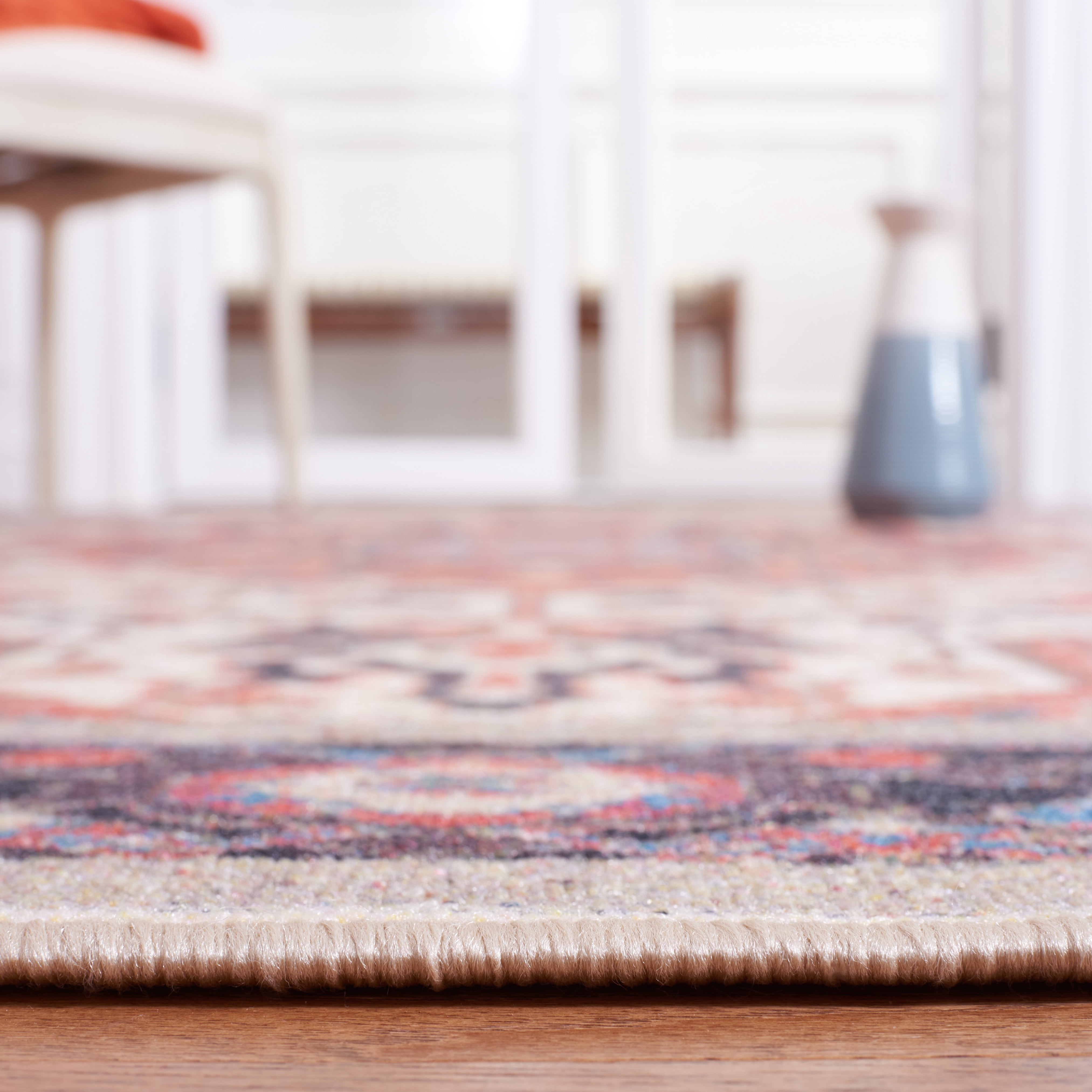 SAFAVIEH Journey Casey Oriental Machine Washable Area Rug, Ivory/Red, 4'4" x 6'