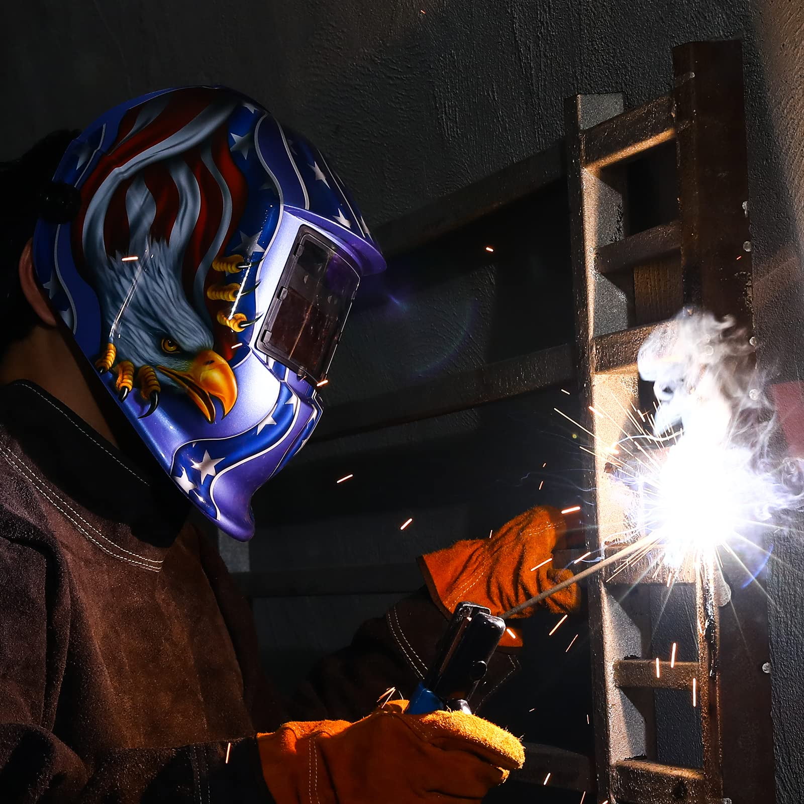 Solar-Powered Auto Darkening Welding Helmet – Adjustable Shade 4/9-13, Lightweight Design with Sensitivity & Delay Settings for Mig Tig Arc Welder