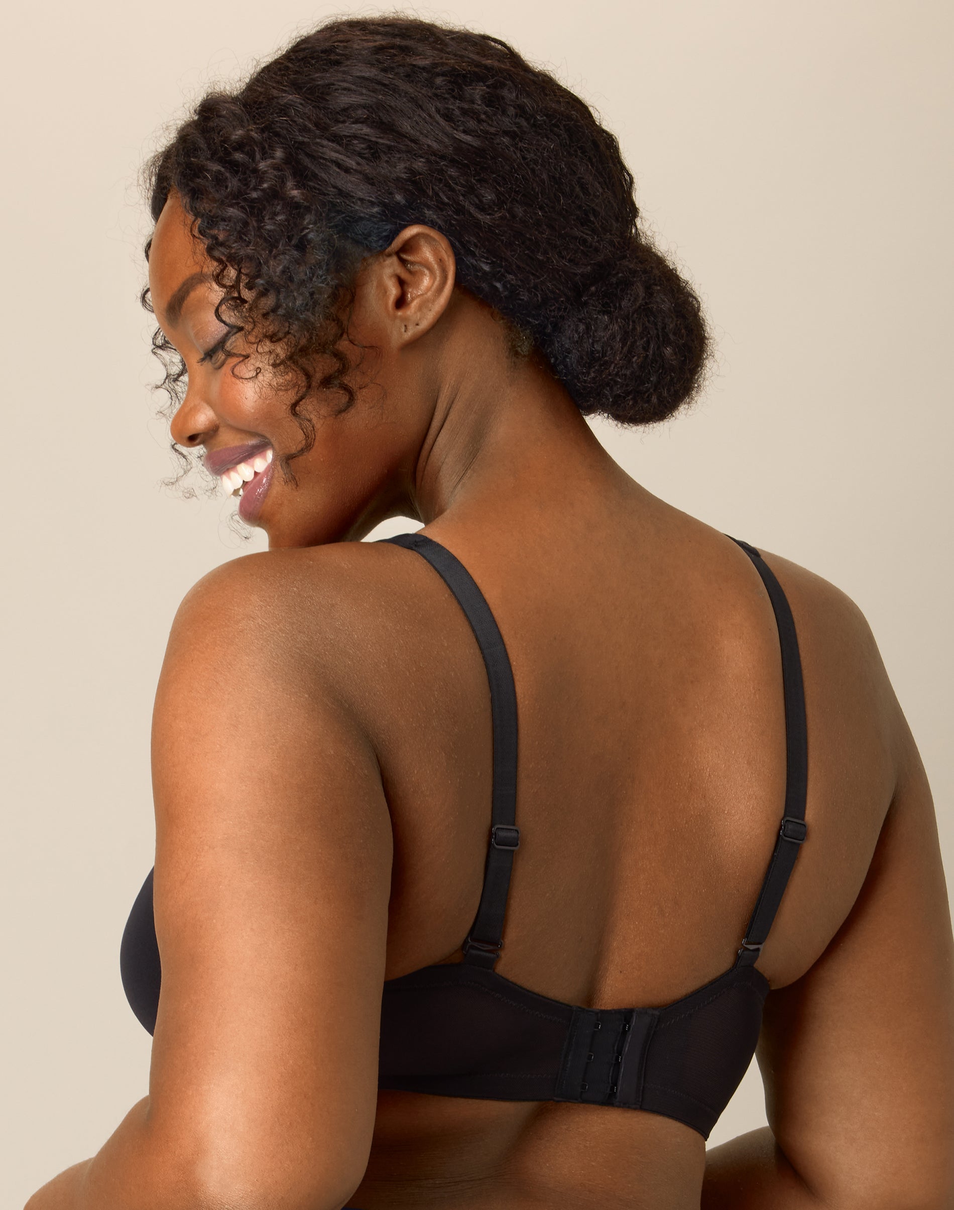 Playtex Dreamwire Unlined Convertible Bra, Moisture-Wicking  Dressed In Black 46DD Women's
