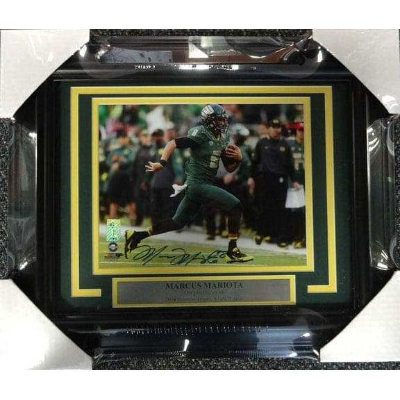 Marcus Mariota Autographed Framed 8x10 Photo Oregon Ducks MM Holo 89817