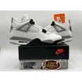 thumbnail image 2 of Nike Taille 10.5 - Jordan 4 Retro OG Mid Blanc Ciment, 2 of 6