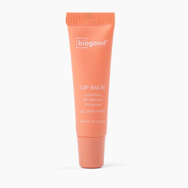 El bálsamo labial Biogood consiste en lanolina natural de vainilla y fruta de monje de grado médico.
