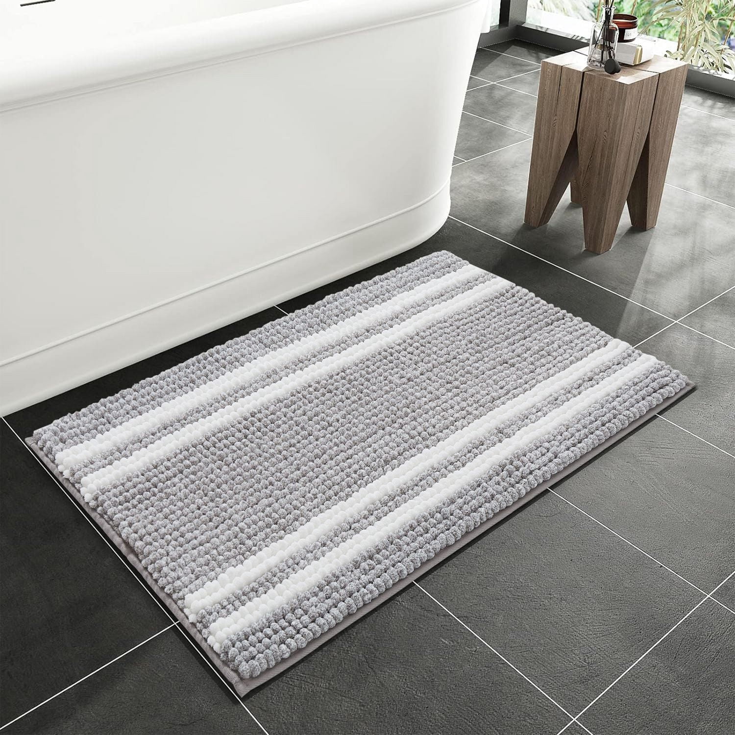 Chaps Luxury Bath Rug - Plush Comfort for Stylish Bathrooms, Grey, 17" x 24"