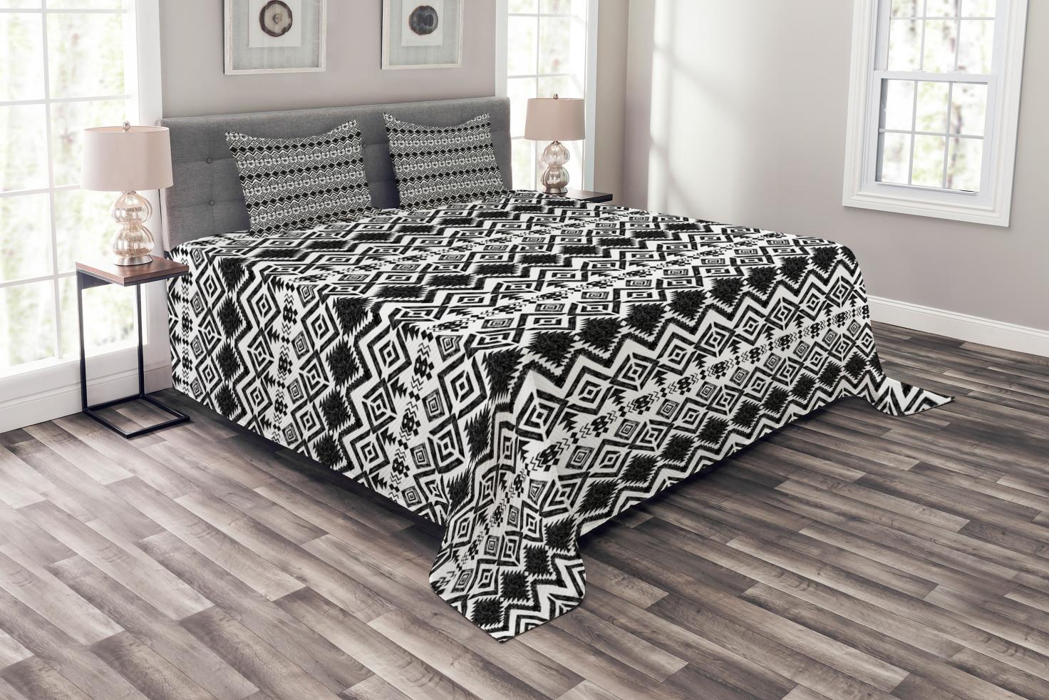 Geometric Bedspread Set King Size, Monochrome Hand Drawn Tribal Pattern