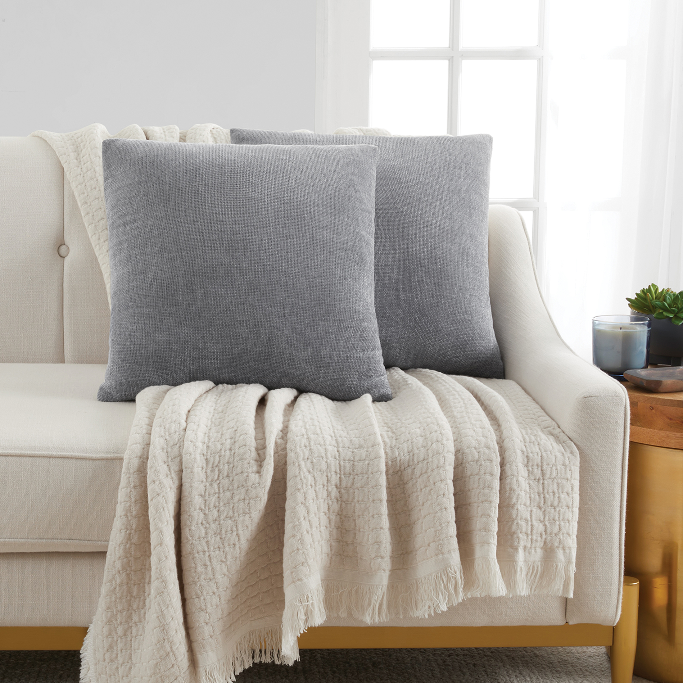 Mainstays Solid Chenille Throw Pillow Set, Grey, 18x18, 2-Pack photo 5