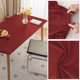 thumbnail image 4 of Mantel rectangular de cuero ajustable con borde elástico, lavable para exterior, patio, cocina y comedor - Rojo vino 183 x 75 cm, 4 of 5