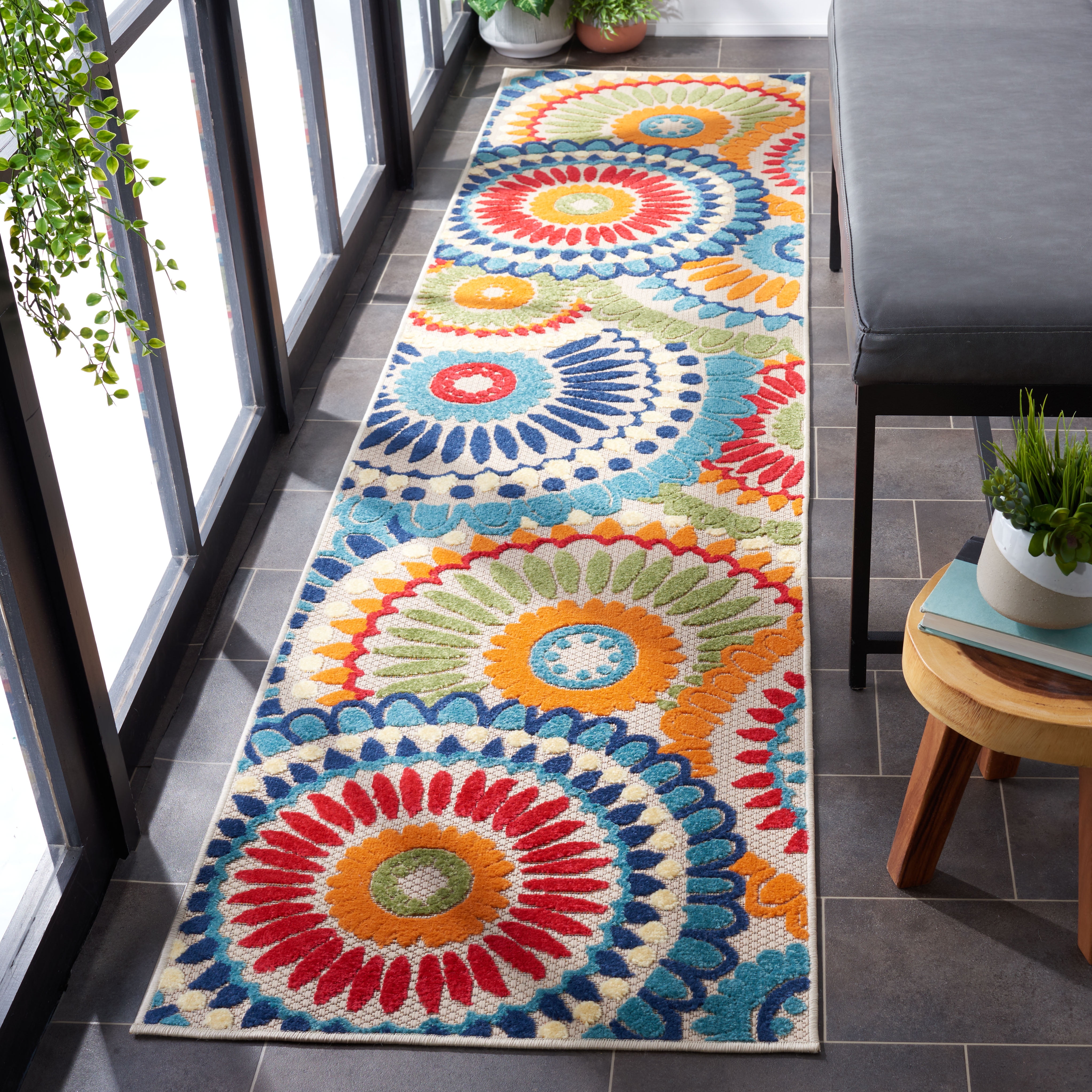 SAFAVIEH Cabana Brynn Floral Indoor/Outdoor Runner Rug, Blue/Ivory, 2'2" x 7'