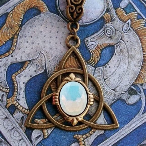 Pendentif Nœud Celtique en Opale Collier Cristal Femme, Pendentif Nœud Trinité Colliers pour Cadeaux d'Anniversaire