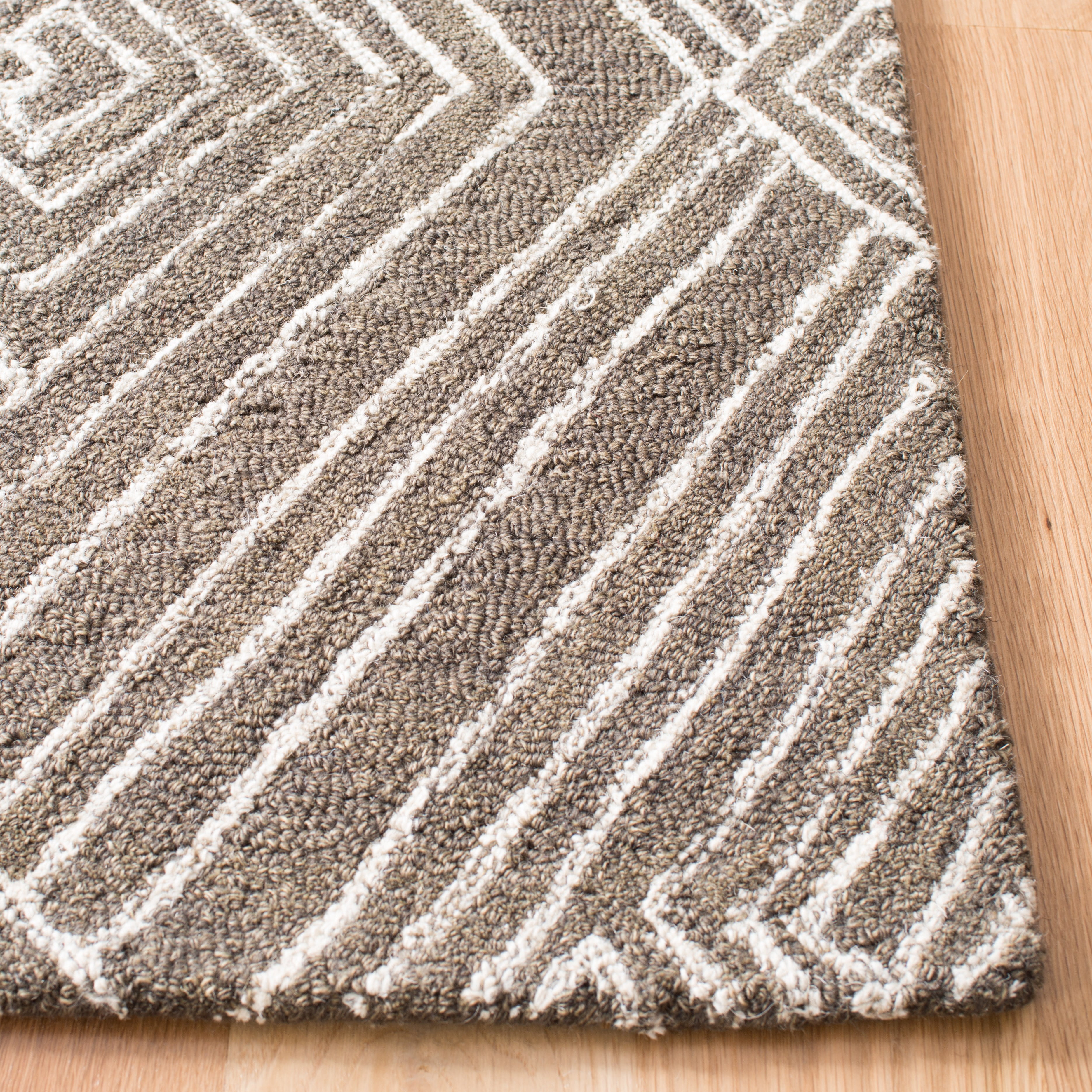 SAFAVIEH Micro-Loop Colton Geometric Area Rug, Dark Grey/Ivory, 8' x 10'