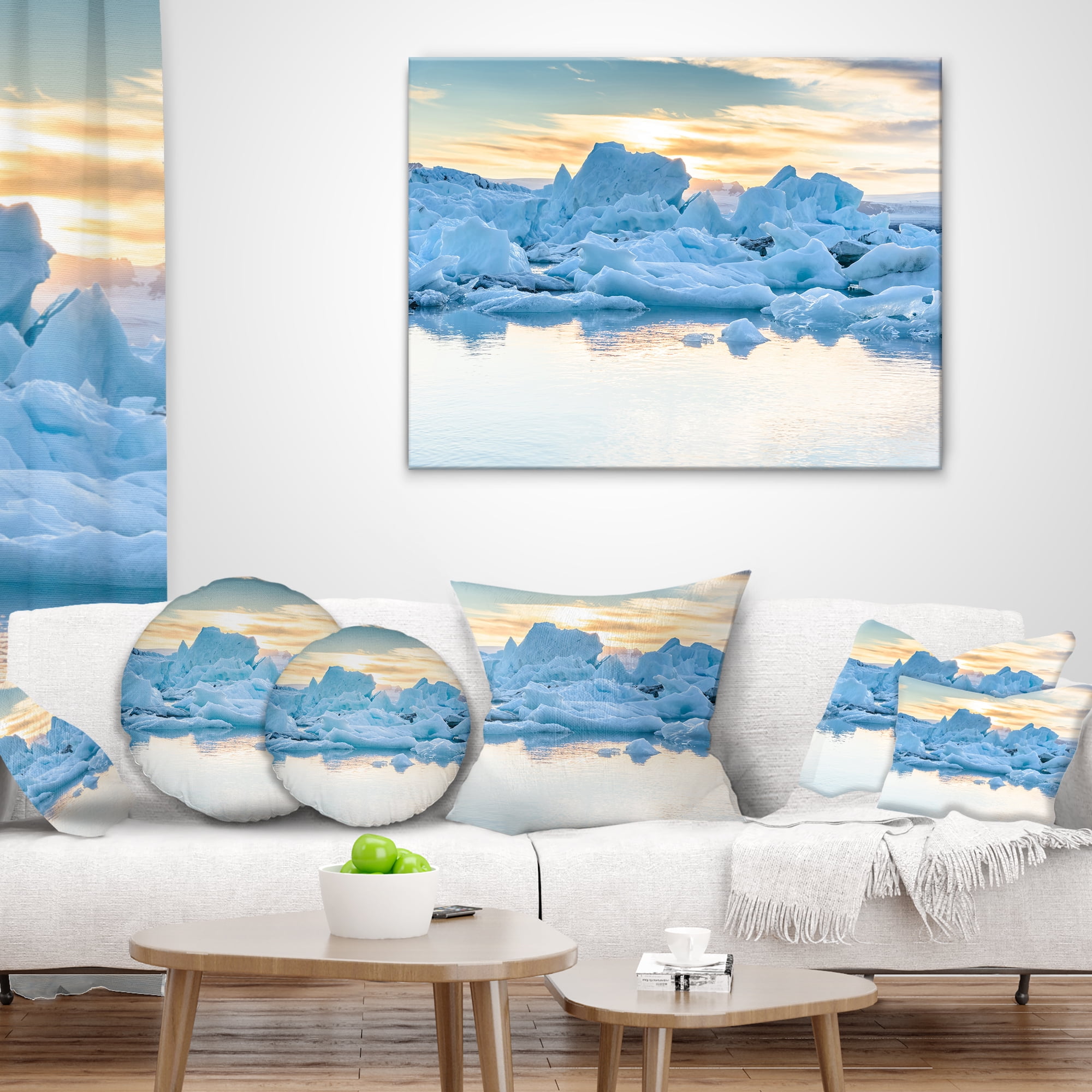 Designart Icebergs in Glacier Lagoon - Seascape Throw Pillow - 16x16