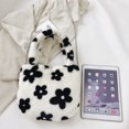 thumbnail image 1 of Bolsa de hombro de felpa con estampado de flores para mujer a la moda, de cadena de invierno (blanco) Likrtyny Para Estrenar, 1 of 9