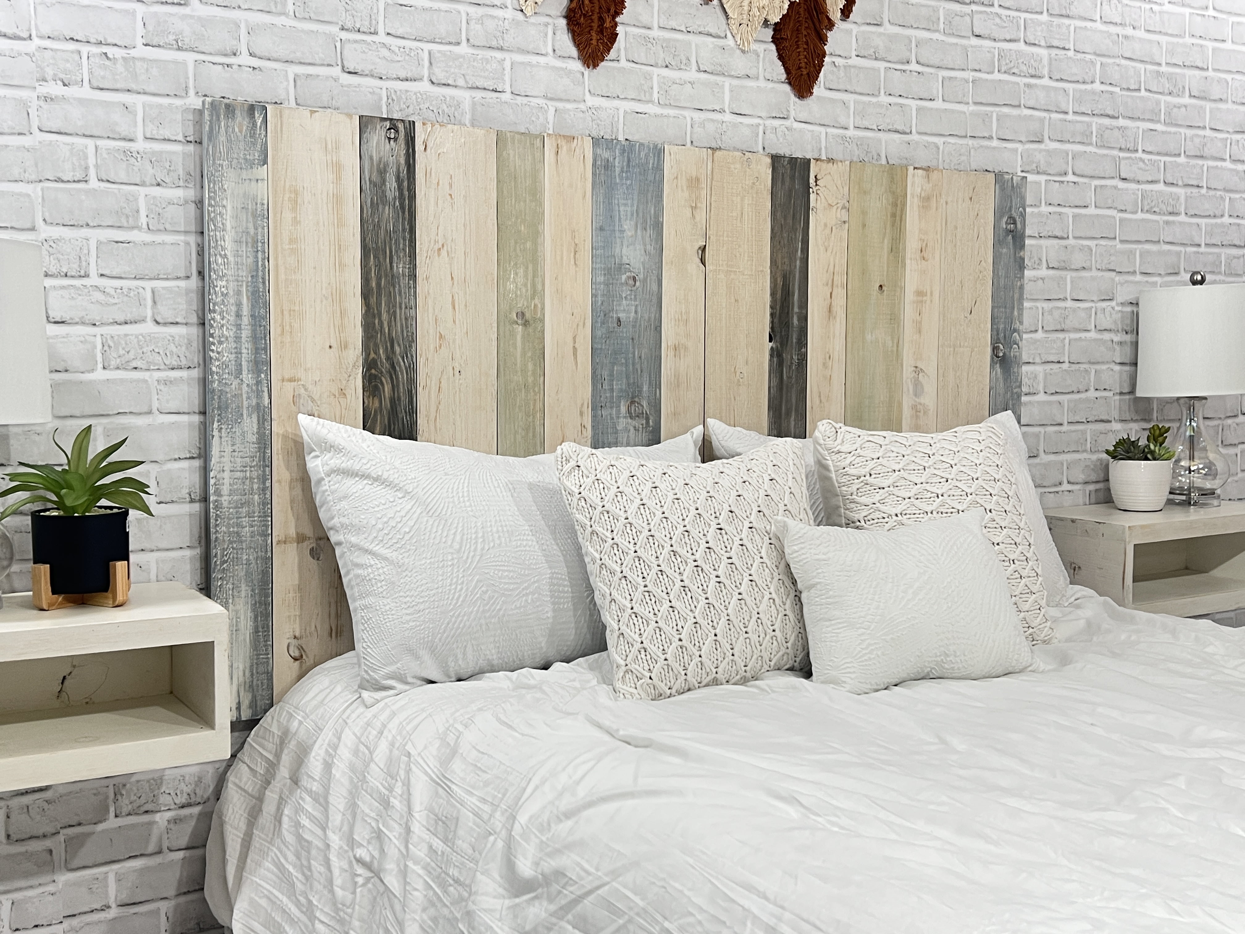 Barn Walls Handcrafted Floating Hanger, White Carved Headboard Full