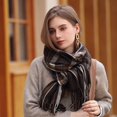 thumbnail image 1 of Bufanda de cachemira con borlas, chal a cuadros en invierno, bufanda cálida gruesa de longitud media para mujer, marrón y negro, 1 of 4