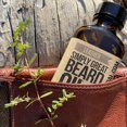 thumbnail image 3 of Aceite para barba Simply Great - Aroma a cuero - Regalos navideños - Acondicionador para barba - 85 g - Fácil de aplicar - Natural - Vegano y sin crueldad animal - Regalos para hombres, 3 of 7