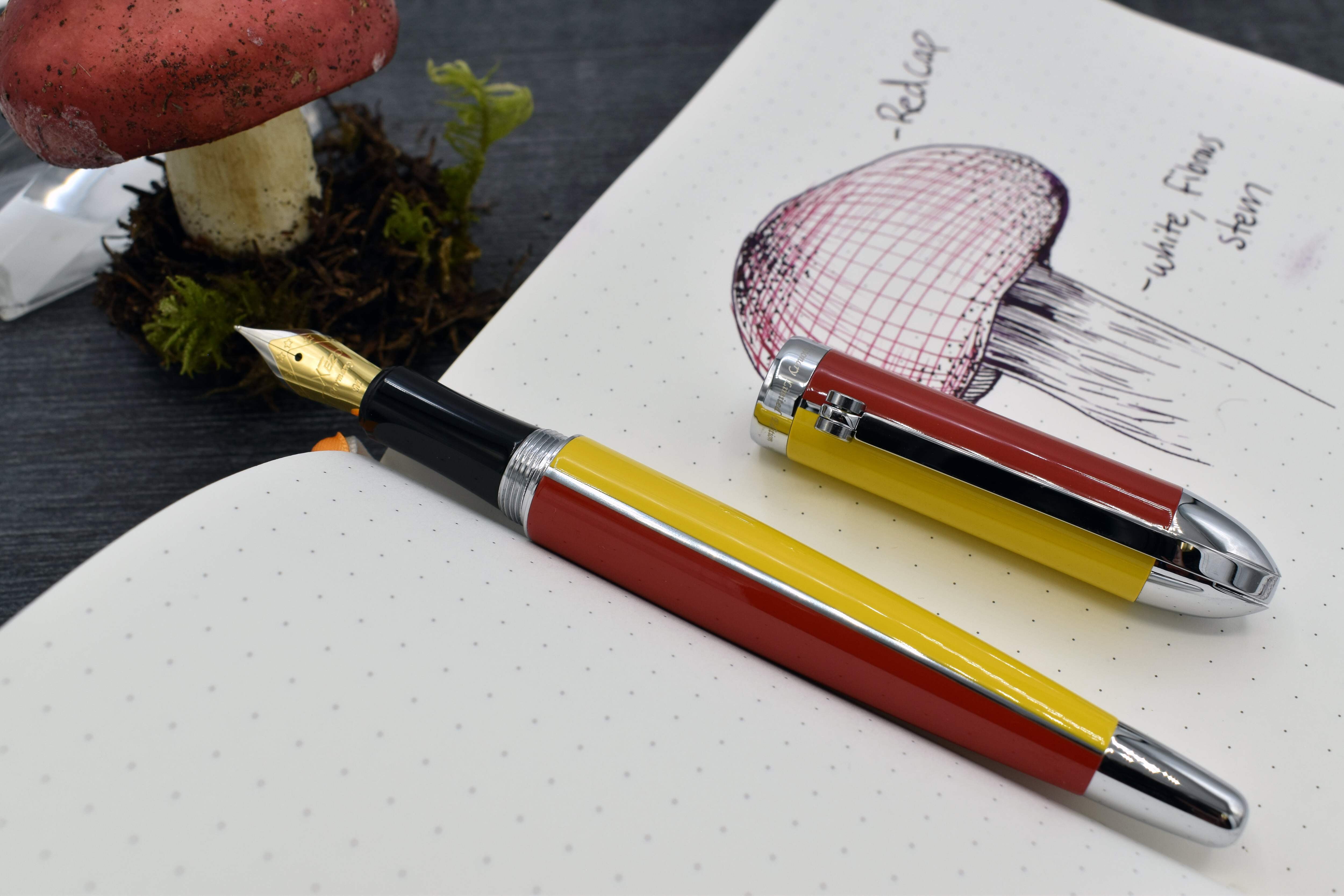 Xezo Xezo Maestro® 925 Sterling Silver Fountain Pen (Medium Nib) - Tahitian Black Mother of Pearl Cap