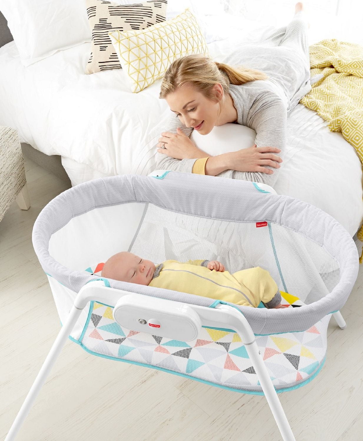 Fisher-Price Stow 'n Go Bassinet