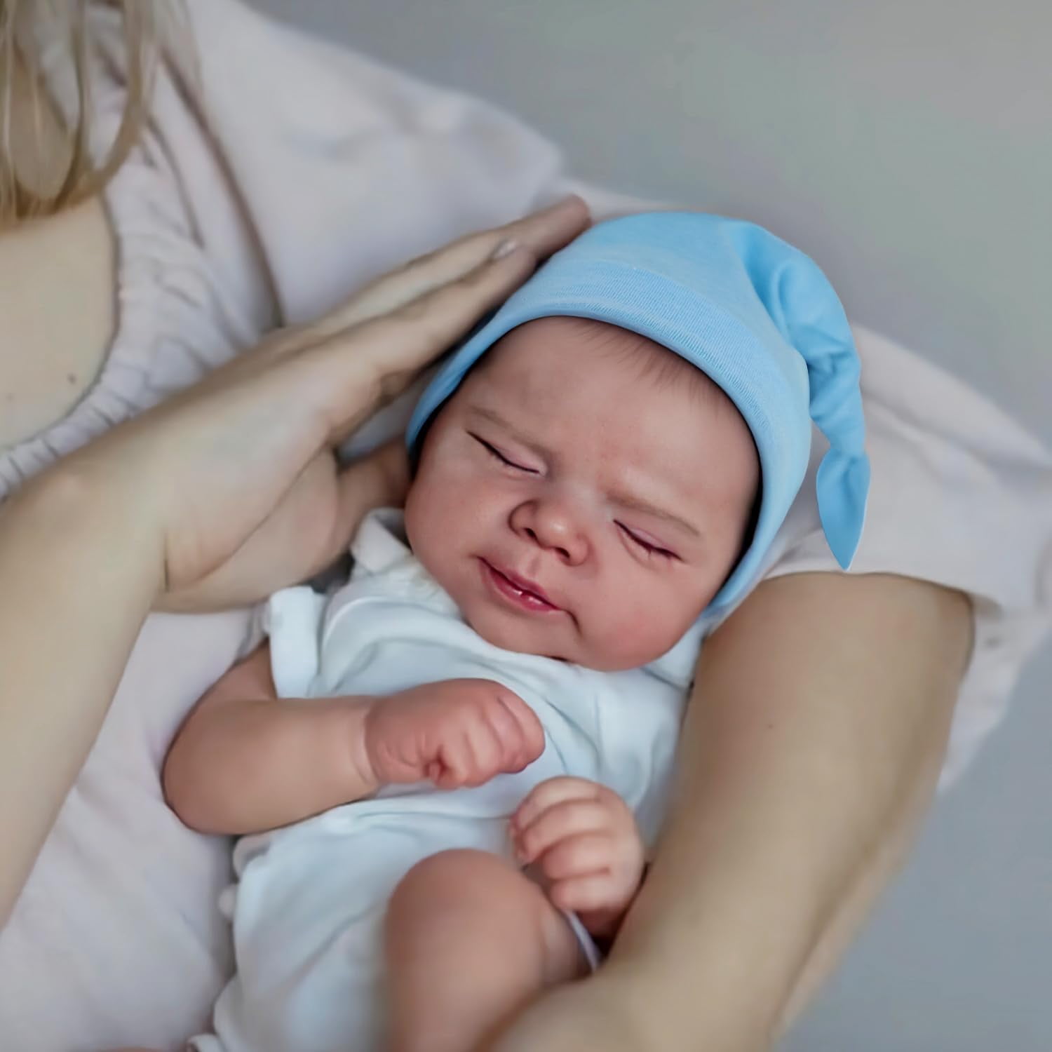 Realistic Reborn Baby Dolls - 18 Inch Newborn Sleeping Baby Dolls, Lifelike Reborn Baby Dolls with Weighted Soft Cloth Body Birthday Gift Toy for Age 3+