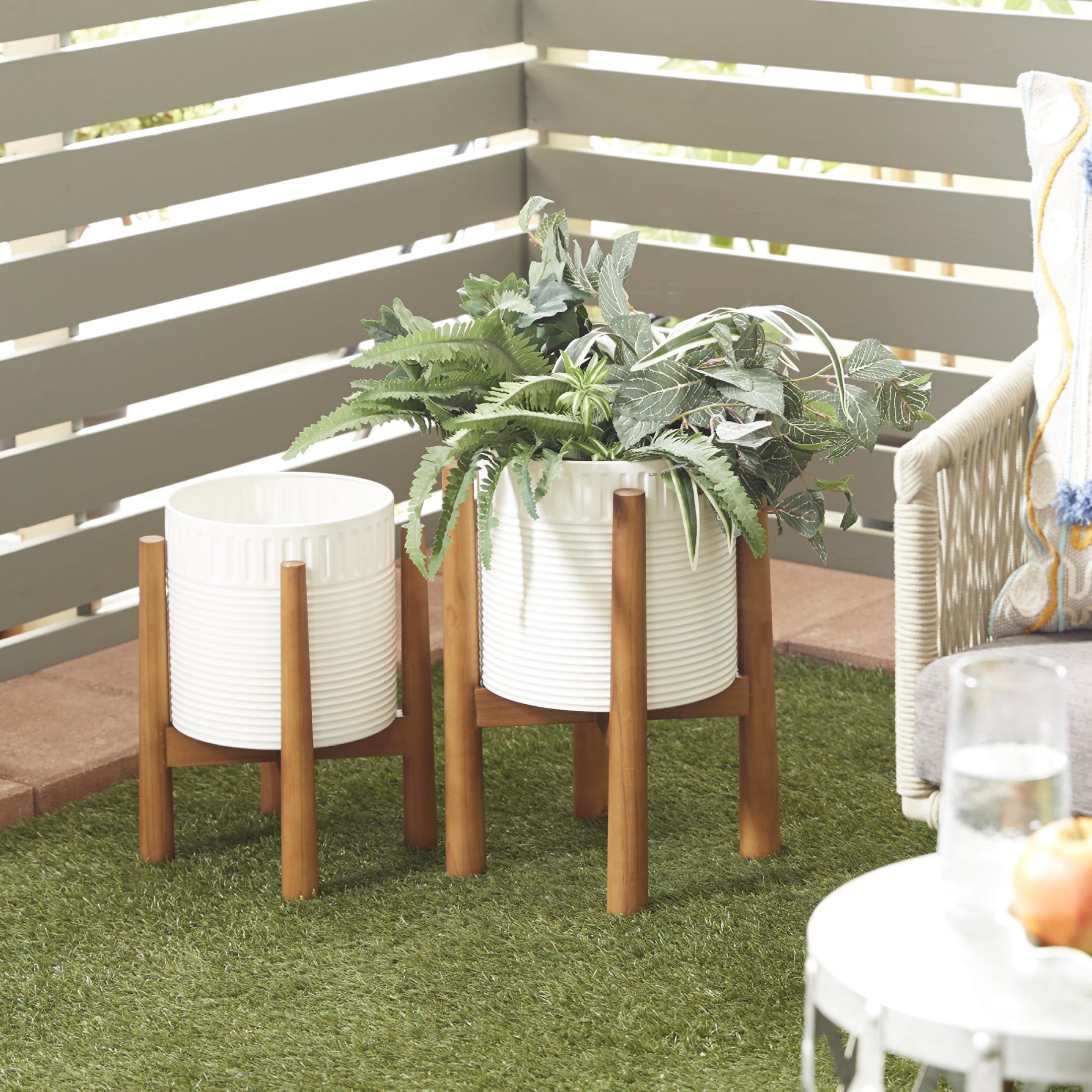 DecMode 17", 15"H White Metal Planter with Removable Wood Stand (2 Count)