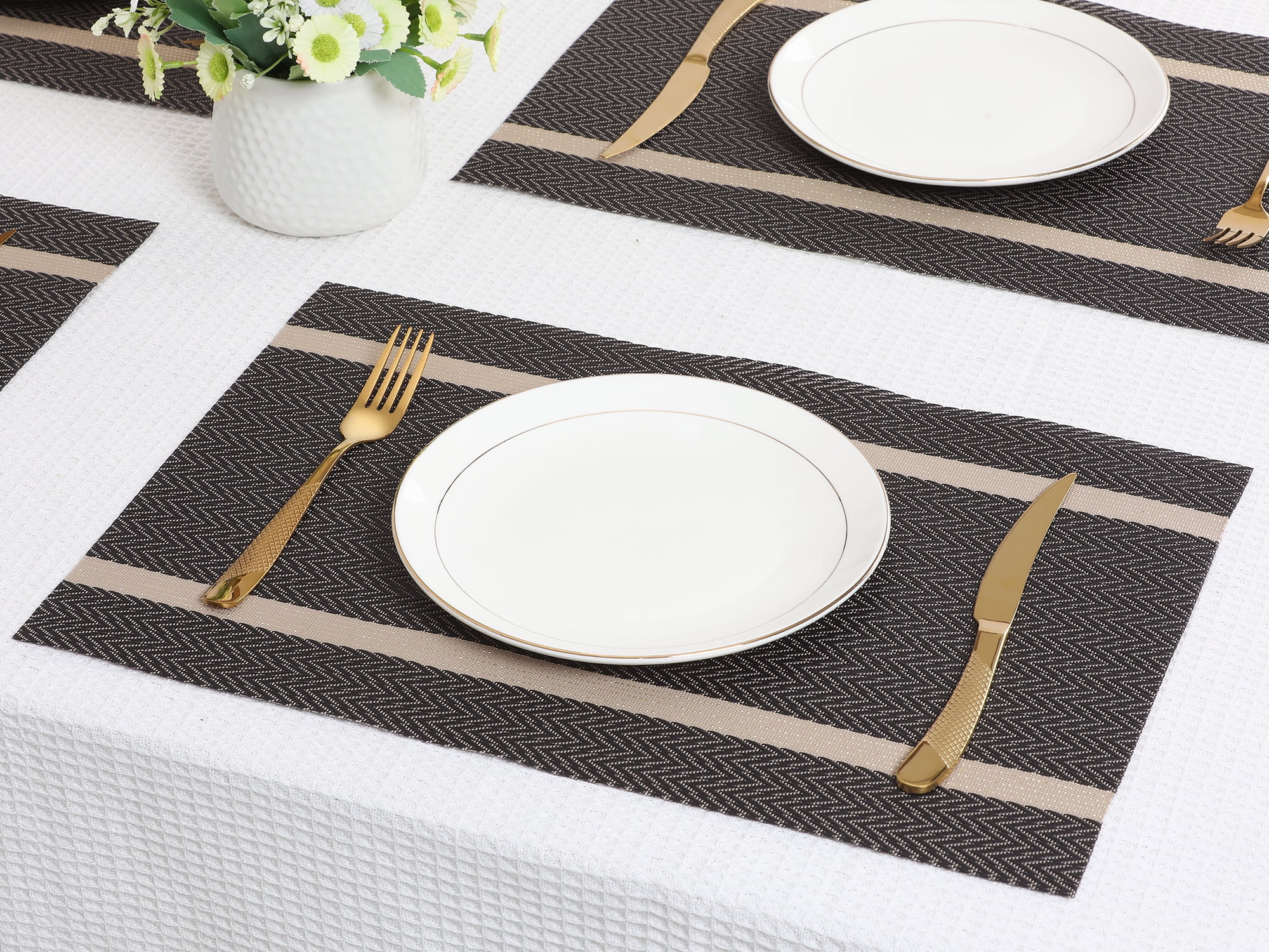 Unique Bargains Set of 8 Vinyl Placemats for Kitchen Washable Table Placemats Brown