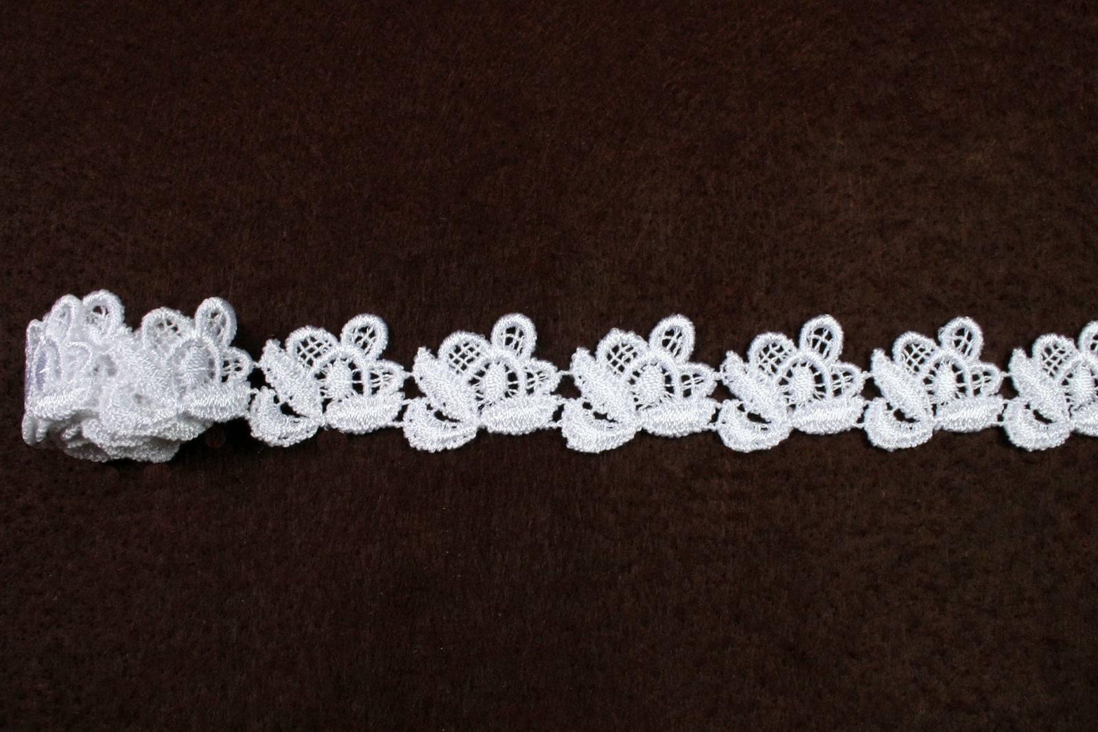 Lily 7/8 inches White Floral Embroidered Crafts Vintage Venice Lace Trim By Yard