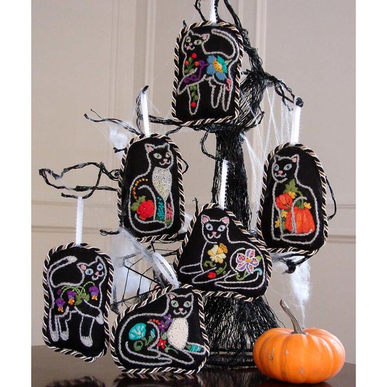 Black Cat Ornament Sewing Kit – Muse of the Morning – Hand Dyed Embroidery  Floss & Fabric + PDF Embroidery Patterns