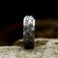 thumbnail image 5 of Anillo giratorio de acero inoxidable Anillo de acero de titanio con diseño retro de ojo de diablo europeo y americano para hombre, 5 of 5