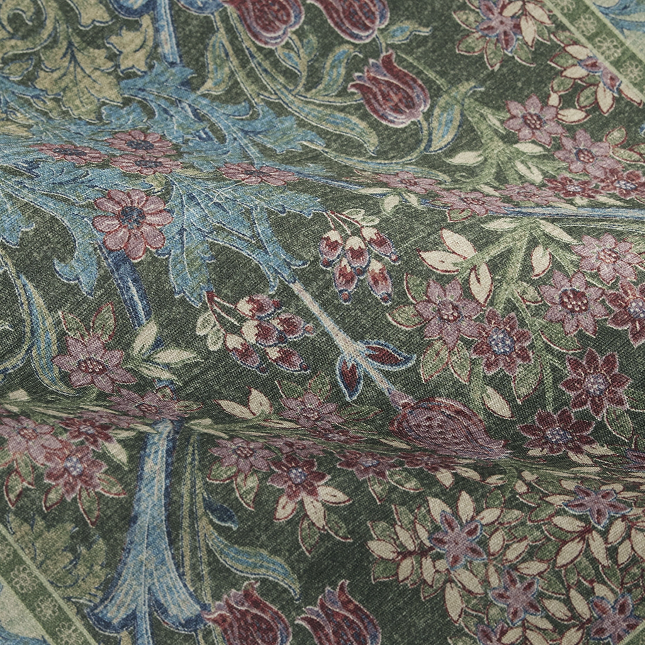 Better Homes & Gardens Green Hannah Flowing Floral 30" x 96" Runner Rug