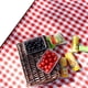 thumbnail image 5 of Manta de picnic 200 x 200 cm XXL 2-7 personas Manta de playa impermeable Manta de camping Estera de tamaño familiar con aislamiento térmico para picnics, comer al aire libre, acampar, playa Adepaton LL-0225, 5 of 6