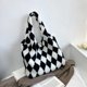 thumbnail image 1 of Bolsa de hombro con estampado de rombos de felpa retro para mujer de mano de color Hit (Negro) Likrtyny Para Estrenar, 1 of 9