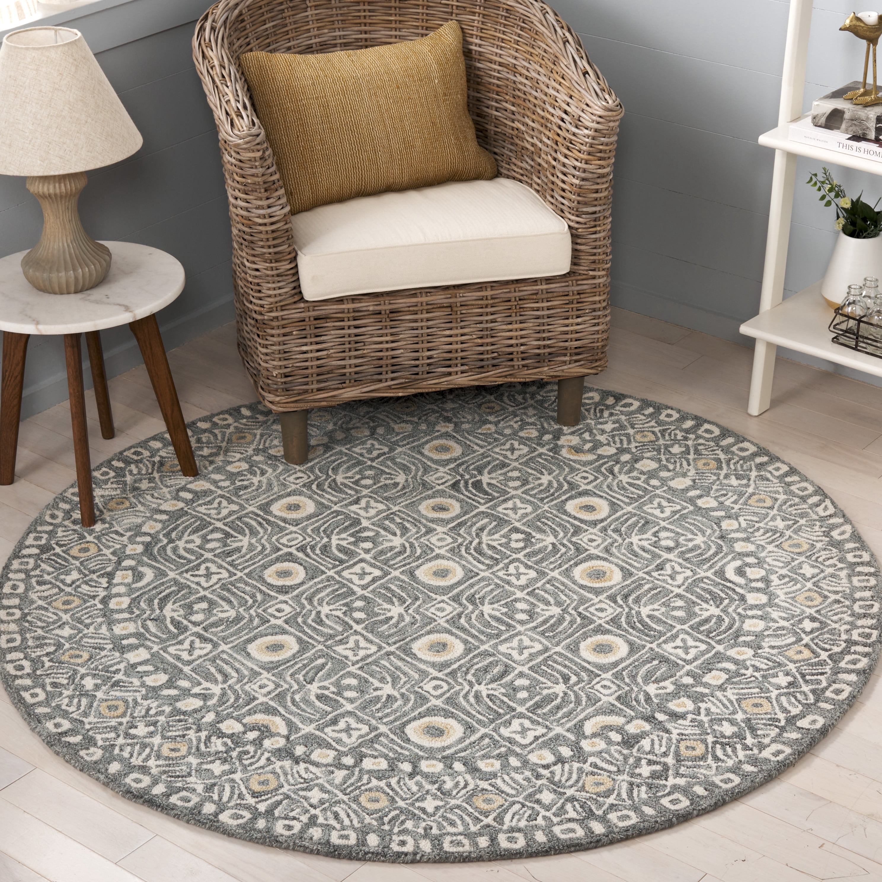 SAFAVIEH Micro-Loop Blazhe Floral Area Rug, Silver/Ivory, 5' x 5' Round