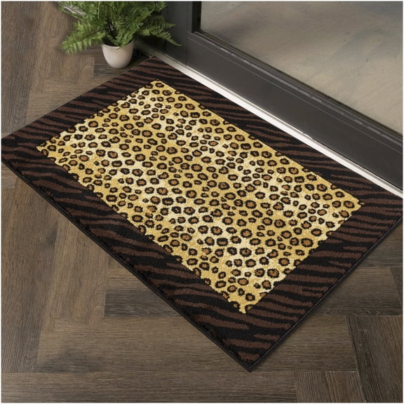 2 ft x 3 ft Beige and Black Animal Print Accent Rug for Rustic Lodge Indoor Spaces