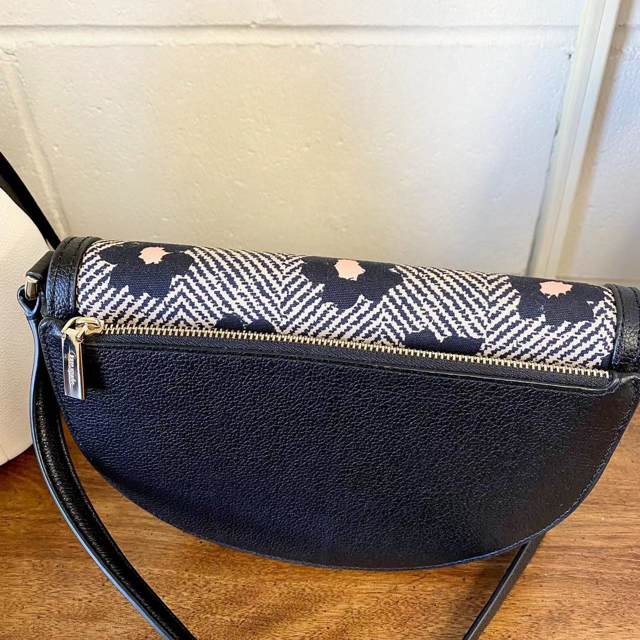 Kate Spade New York Luna Crescent Colorblock Flap Crossbody Bag (Black Multi)