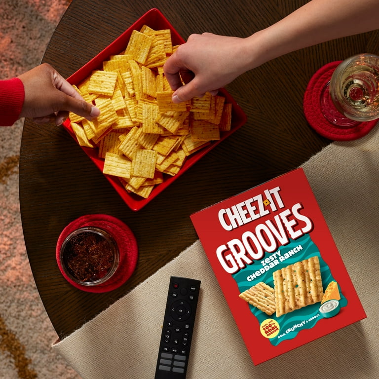 12 pack) Cheez-It Grooves Zesty Cheddar Ranch Cheese Crackers