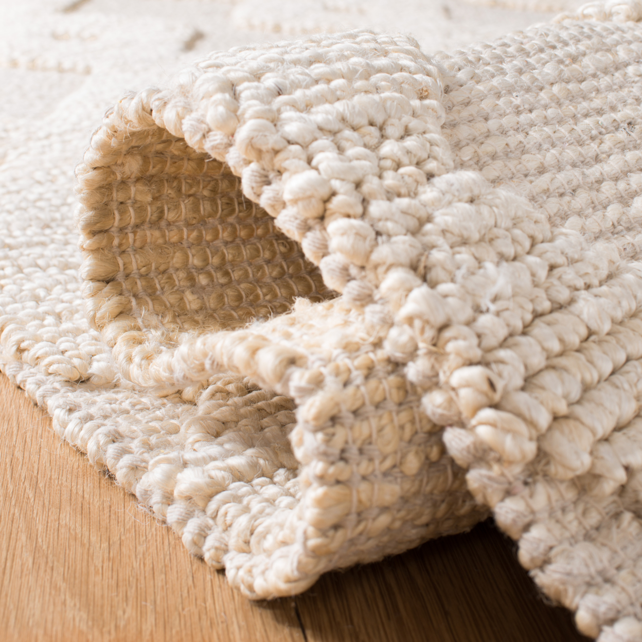 SAFAVIEH Natural Fiber Hermite Geometric Jute Area Rug, Ivory, 4' x 6'