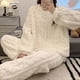 thumbnail image 2 of Conjunto de Pijama de terciopelo para mujer, ropa de dormir holgada, cálida, sencilla, combina con todo, básica, gruesa, para el hogar, Invierno, 2 of 4