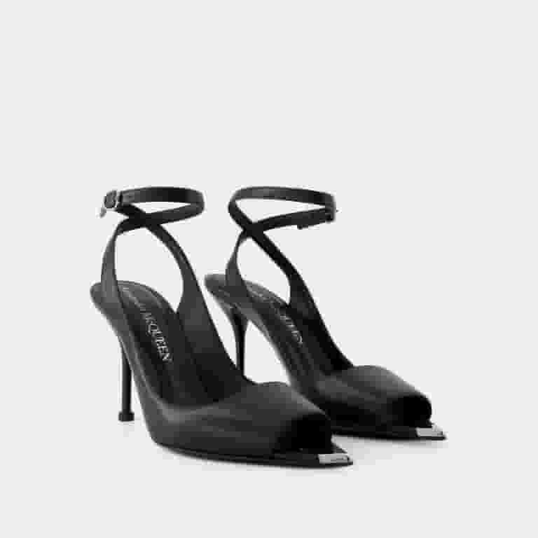 サンダル・ミュール ALEXANDER MCQUEEN Punk sandals Black Alexander Mcqueen Punk Sandals - Leather - Black/Silver