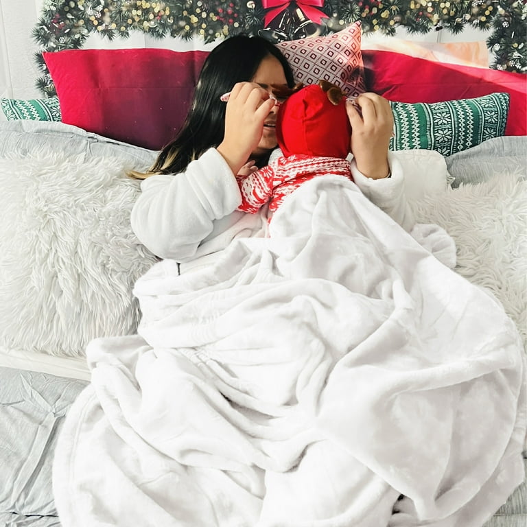 Cozy Comfort Fleece Blankets King Size White Soft Lightweight Plush Cozy Fuzzy 108X90 inches
