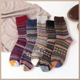 thumbnail image 1 of Calcetines de lana de conejo cepillada para hombre de invierno, calcetines de rizo grueso, calcetines de media pantorrilla de estilo étnico con hilo grueso para mujer, 1 of 6