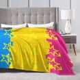 thumbnail image 4 of Manta de felpa ligera y micropolar con símbolo de estrella pansexual y orgullo LGBT para sofá, viaje, regazo y cama, 4 of 8