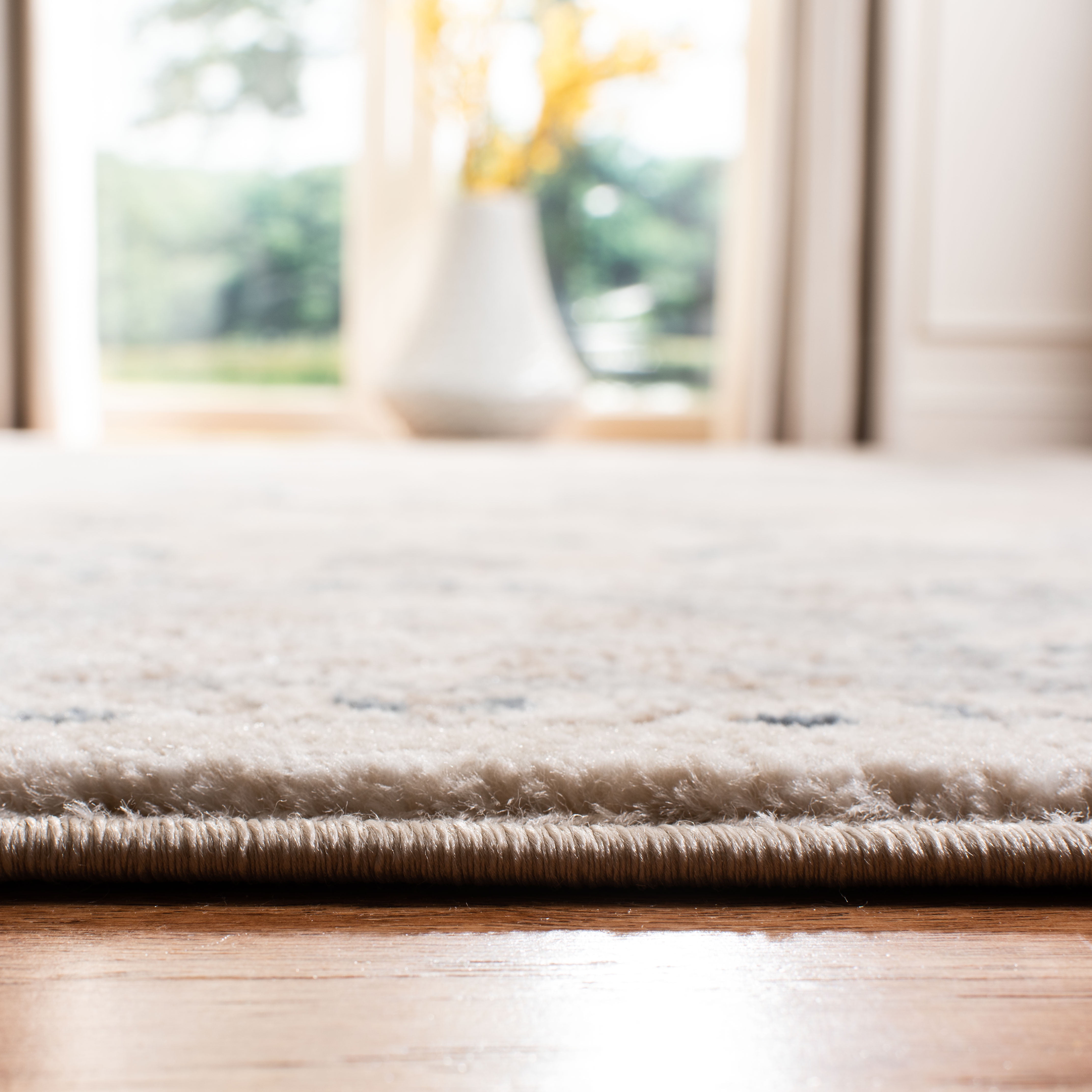 SAFAVIEH Oregon Ethelinda Floral Bordered Area Rug, 6'7" x 8'7", Beige/Grey