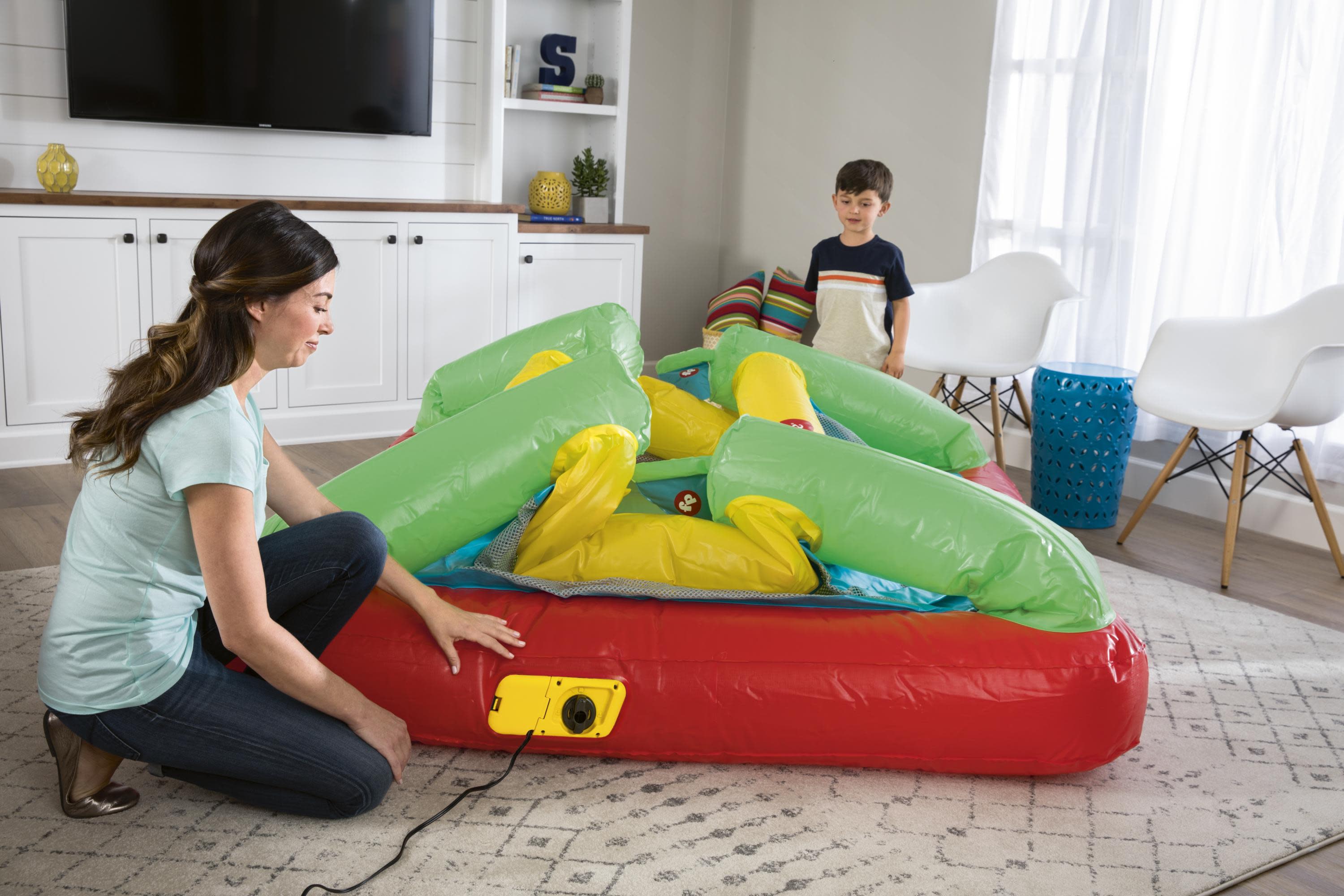 Fisher Price 69'' x 68'' x 53'' Bouncesational Indoor Bouncer with Built-in Pump - image 4 of 7