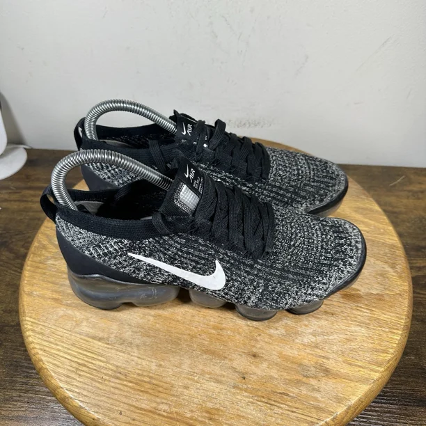 Ni - ke Ni - ke Air Vapormax Flyknit 3 Oreo Grey Black AJ6910-001 Shoes Women's Size 8